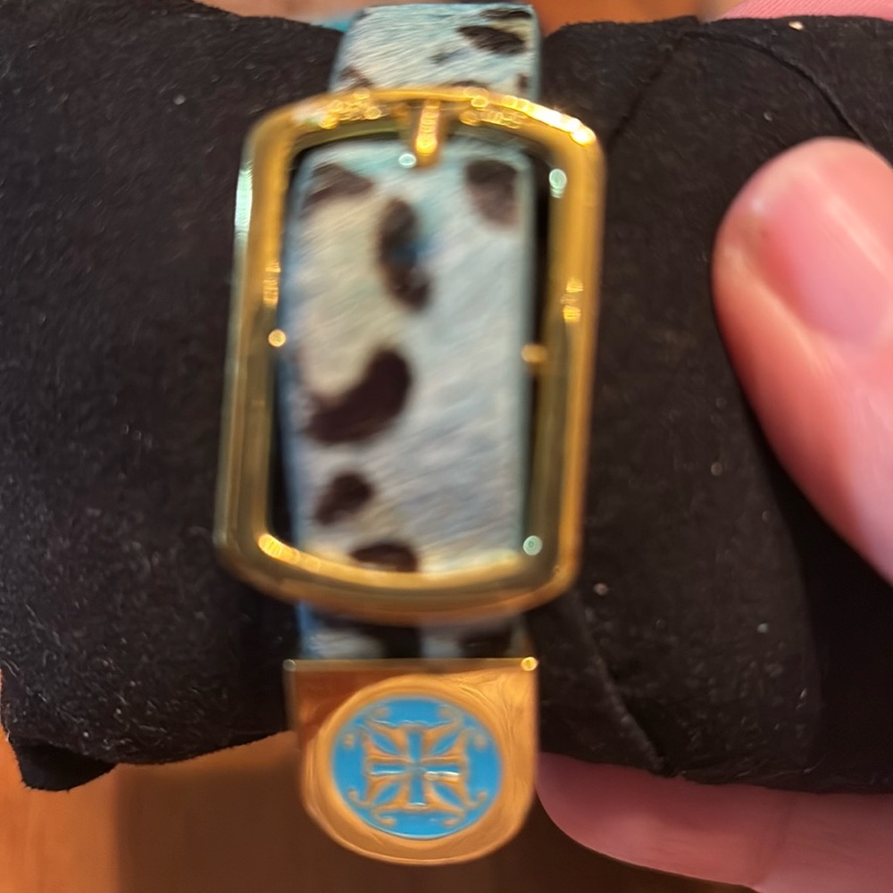Rustic Cuff bracelet worn once comes with box